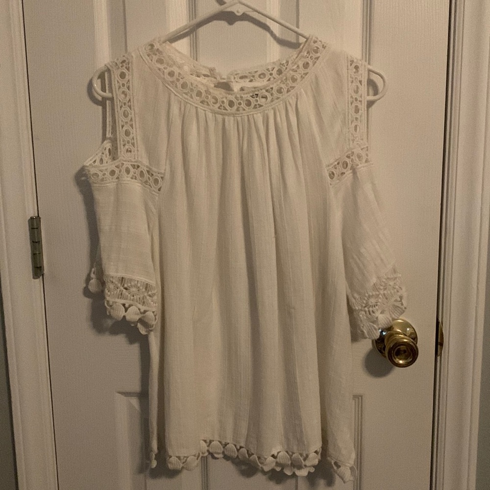 Crown and Ivy White Shirt Size S